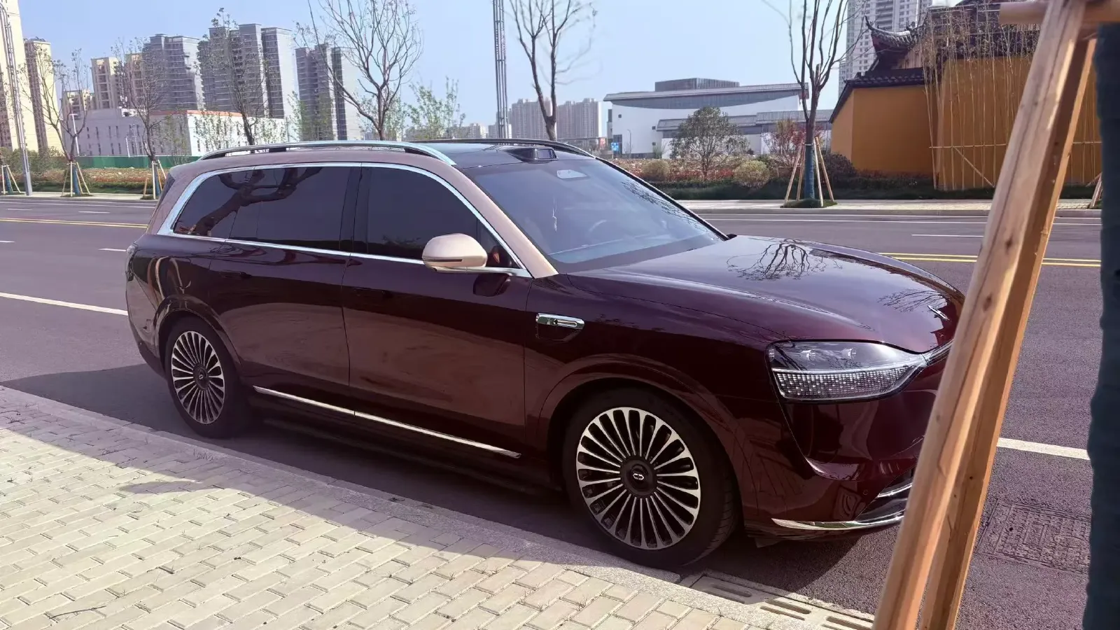 2025 AITO AITO M9 REEV 160HP REEV 52KWH,autocango,china used car exporter,china ev exporter,chinese used car exporter,chinese used ev exporter