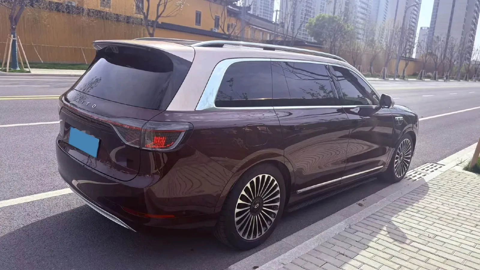 2025 AITO AITO M9 REEV 160HP REEV 52KWH,autocango,china used car exporter,china ev exporter,chinese used car exporter,chinese used ev exporter