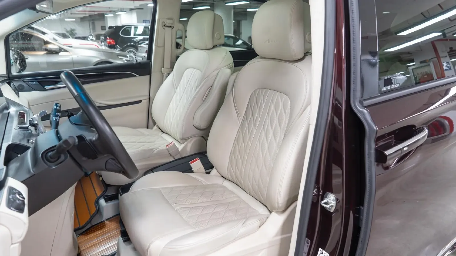 2020 Buick GL8 2.0T 237HP L4 9AT,autocango,china used car exporter,china ev exporter,chinese used car exporter,chinese used ev exporter