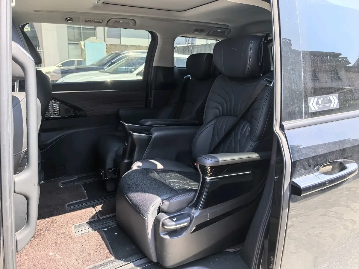 2024 GAC Trumpchi M8 2.0T 252HP L4 8AT,autocango,china used car exporter,china ev exporter,chinese used car exporter,chinese used ev exporter