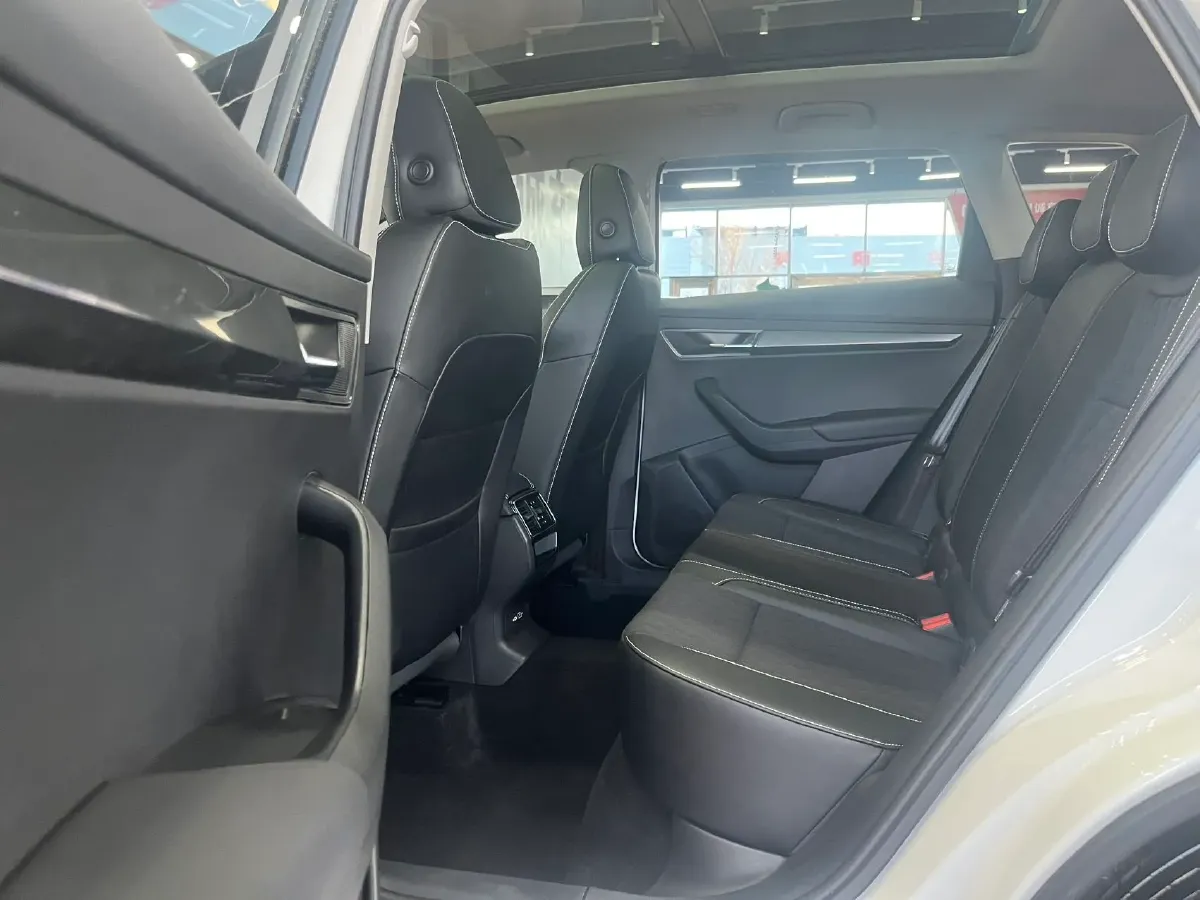 2021 Skoda Karoq 1.4T 150HP L4 7DCT,autocango,china used car exporter,china ev exporter,chinese used car exporter,chinese used ev exporter