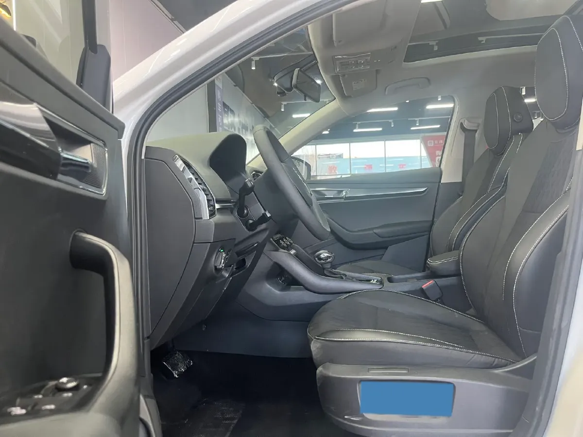 2021 Skoda Karoq 1.4T 150HP L4 7DCT,autocango,china used car exporter,china ev exporter,chinese used car exporter,chinese used ev exporter