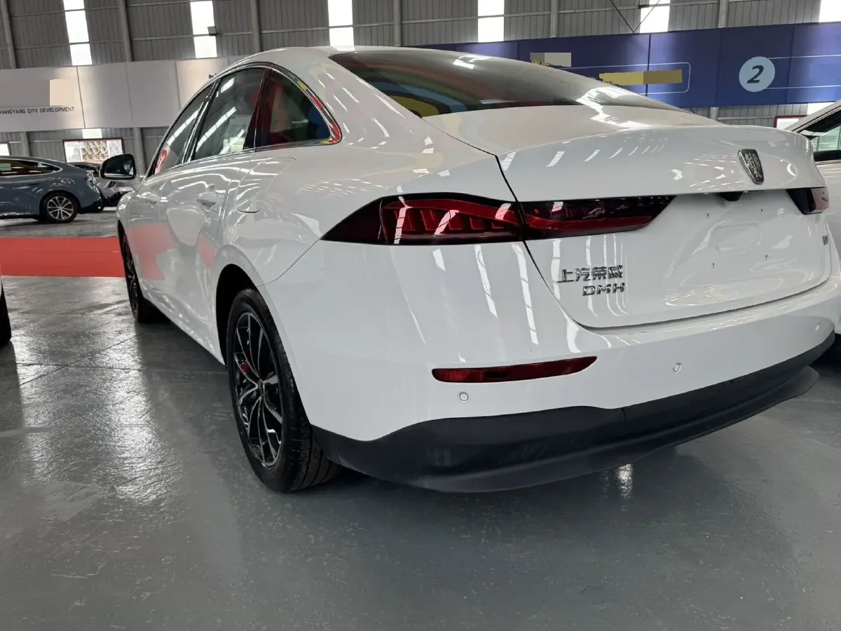 2023 Roewe D7 1.5L 112HP L4 1DHT PHEV 21.4KWH,autocango,china used car exporter,china ev exporter,chinese used car exporter,chinese used ev exporter
