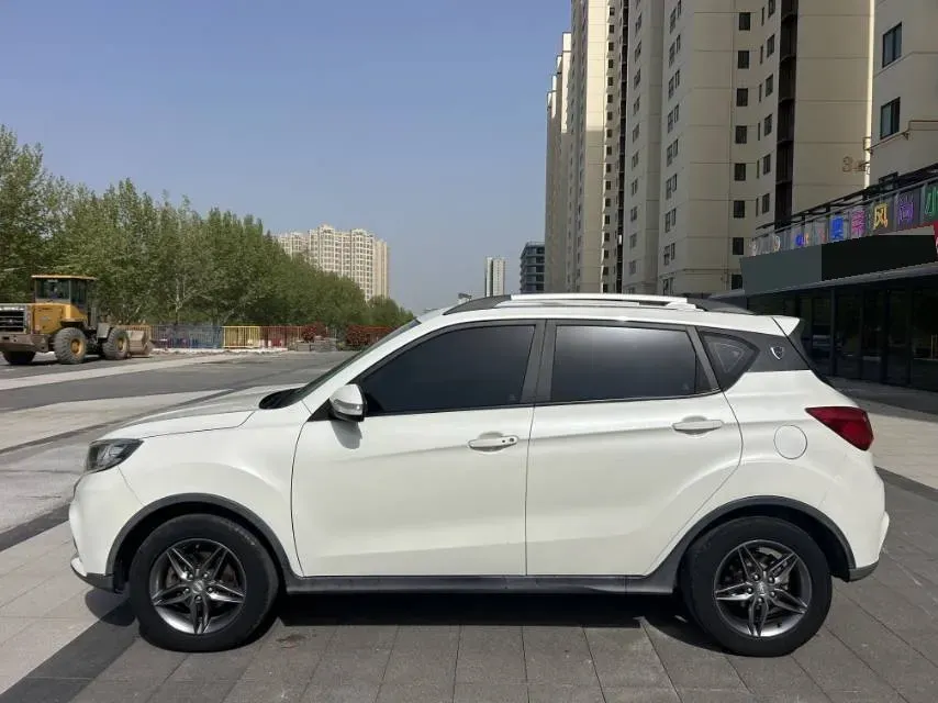 2017 Landwind X2 1.6L 125HP L4 5MT,autocango,china used car exporter,china ev exporter,chinese used car exporter,chinese used ev exporter