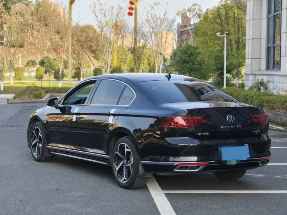 2023 Volkswagen Magotan 2.0T 186HP L4 7DCT,autocango,china used car exporter,china ev exporter,chinese used car exporter,chinese used ev exporter