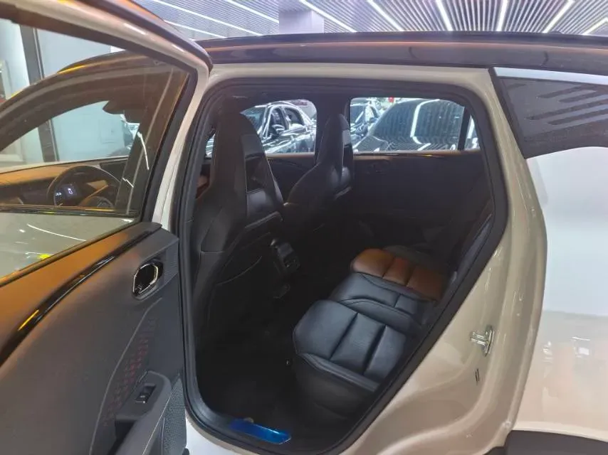 2025 LYNK&CO 06 1.5T 181HP L4 7DCT,autocango,china used car exporter,china ev exporter,chinese used car exporter,chinese used ev exporter