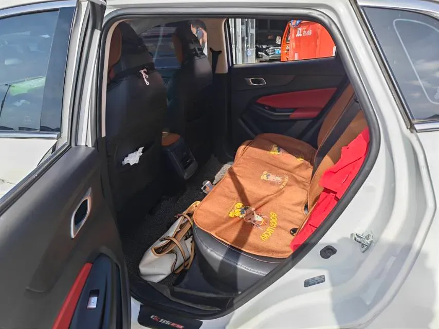 2022 ChangAn Oshan X7 Plus 1.5T 188HP L4 7DCT,autocango,china used car exporter,china ev exporter,chinese used car exporter,chinese used ev exporter