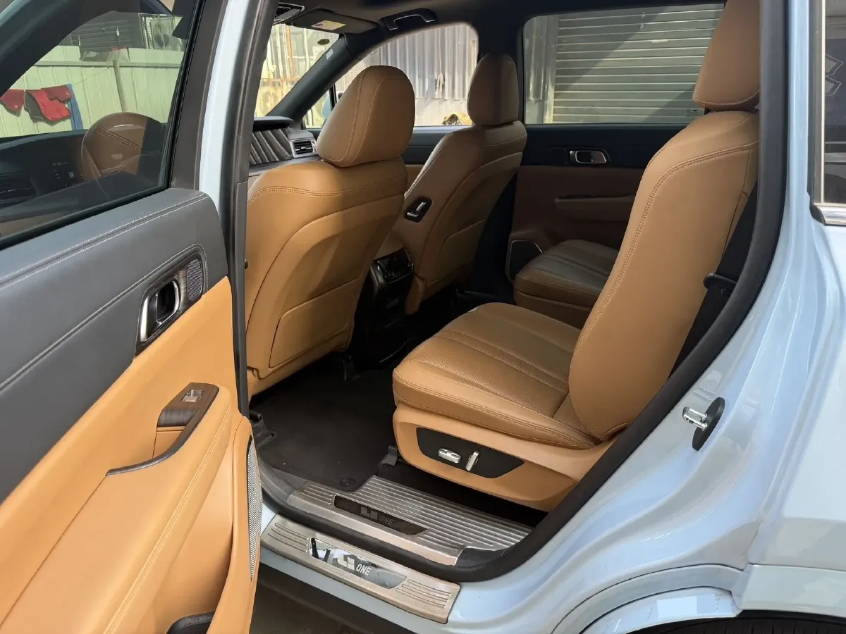 2020 Li ONE Range Extended 131HP REEV 40.5KWH,autocango,china used car exporter,china ev exporter,chinese used car exporter,chinese used ev exporter