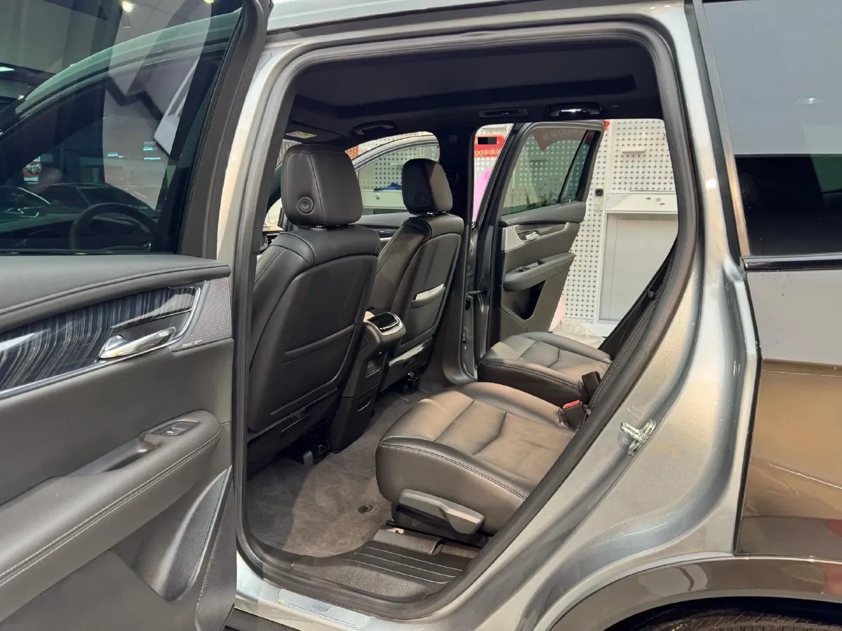 2022 Cadillac XT6 2.0T 237HP L4 9AT,autocango,china used car exporter,china ev exporter,chinese used car exporter,chinese used ev exporter