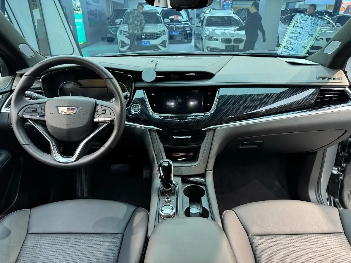 2022 Cadillac XT6 2.0T 237HP L4 9AT,autocango,china used car exporter,china ev exporter,chinese used car exporter,chinese used ev exporter