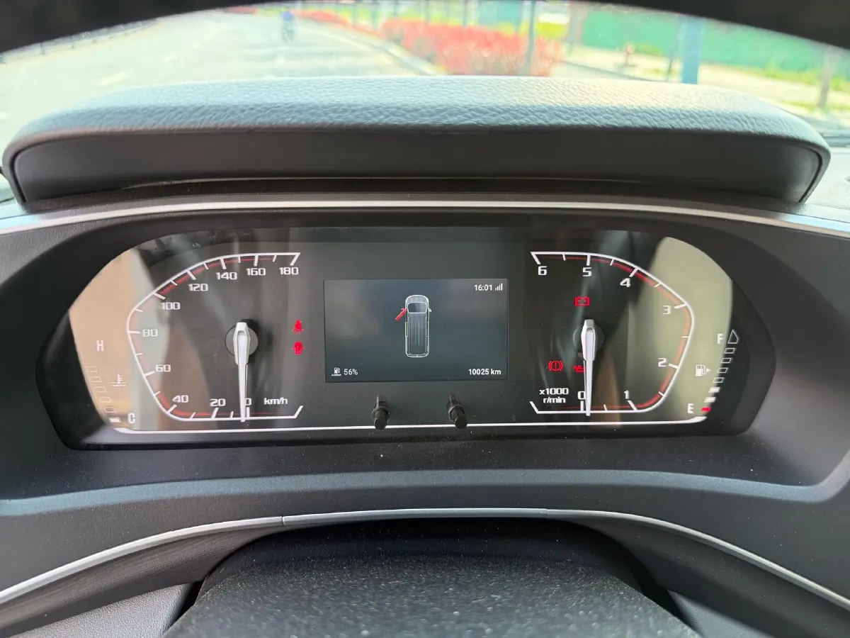 2019 MAXUS XinTu V80 2.5T 136HP L4 6MT,autocango,china used car exporter,china ev exporter,chinese used car exporter,chinese used ev exporter