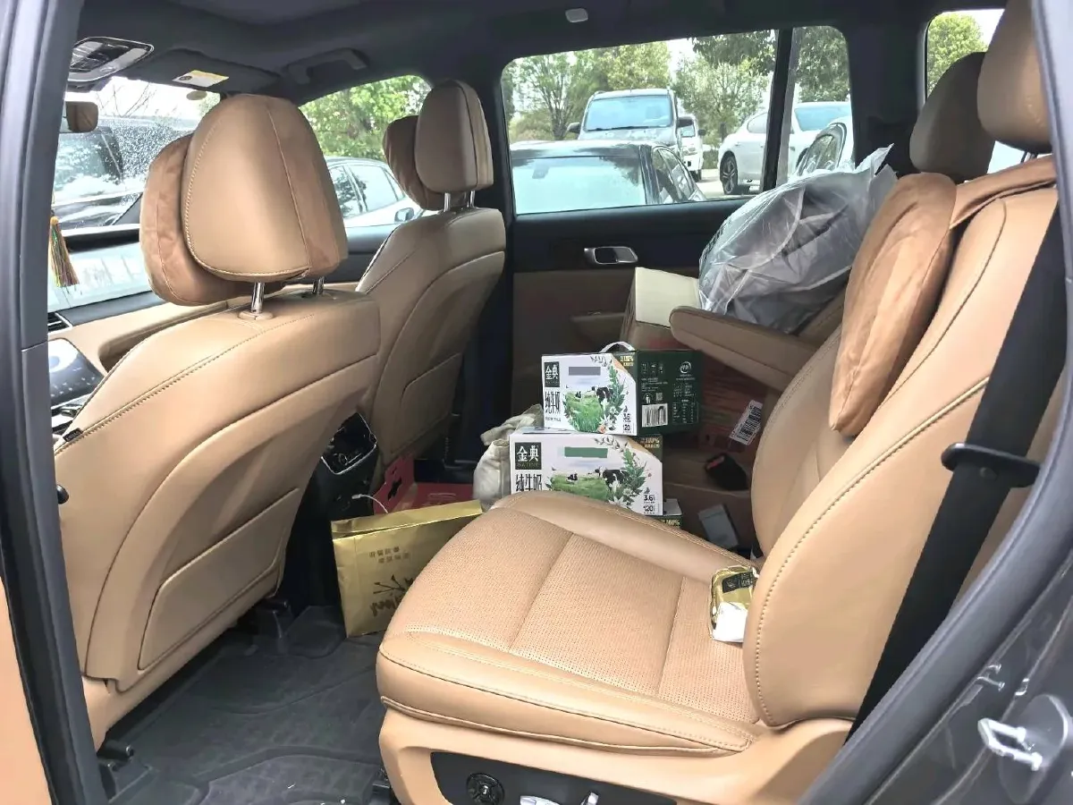 2021 Li ONE Range Extended 131HP REEV 40.5KWH,autocango,china used car exporter,china ev exporter,chinese used car exporter,chinese used ev exporter