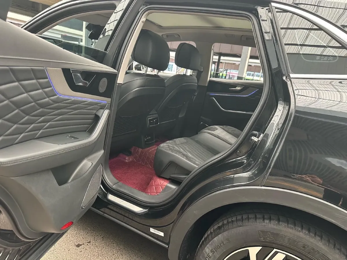 2022 HongQi HS5 2.0T 224HP L4 6AT,autocango,china used car exporter,china ev exporter,chinese used car exporter,chinese used ev exporter