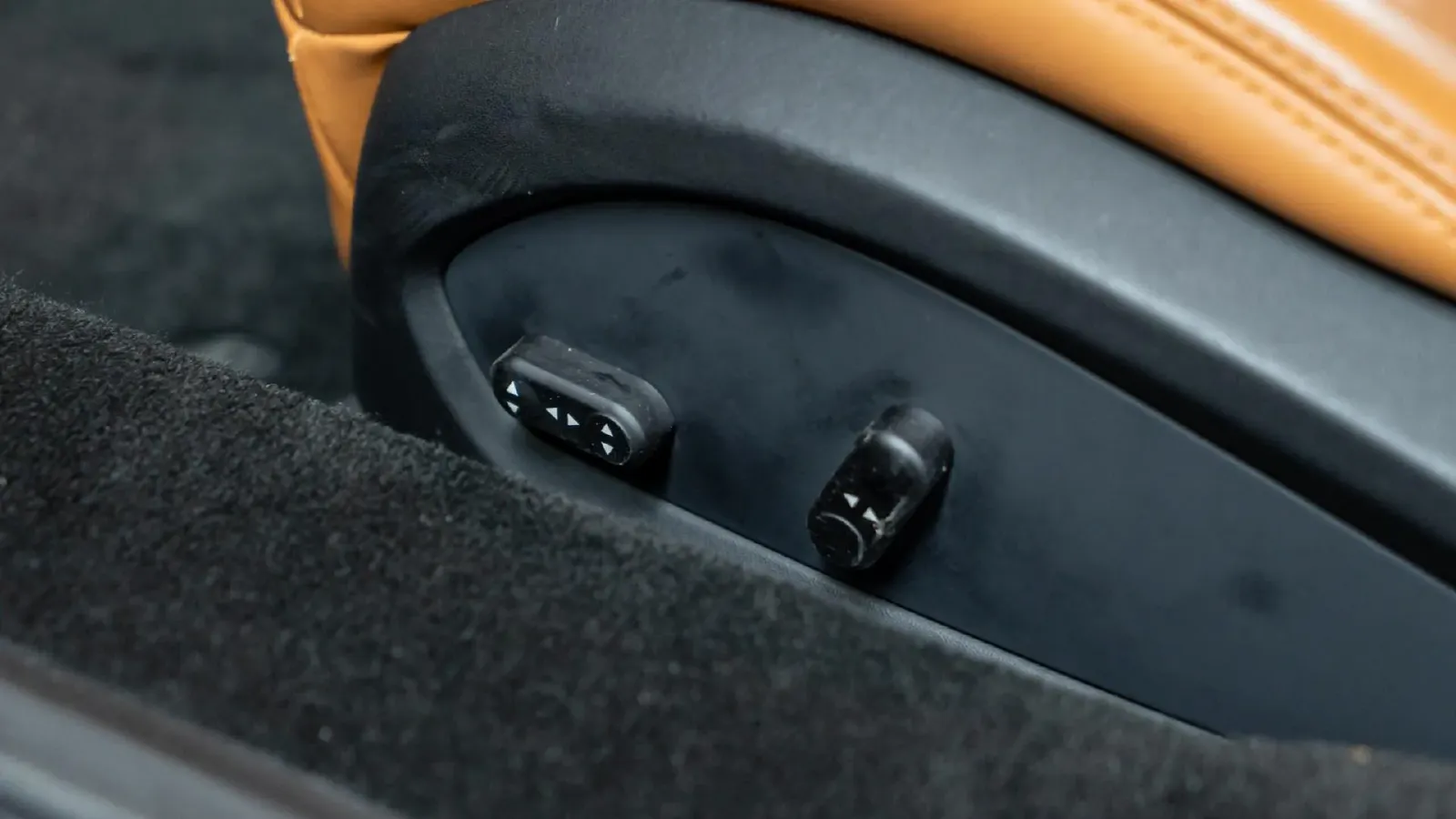 2015 Ferrari 488 3.9T 670HP V8 7DCT,autocango,china used car exporter,china ev exporter,chinese used car exporter,chinese used ev exporter