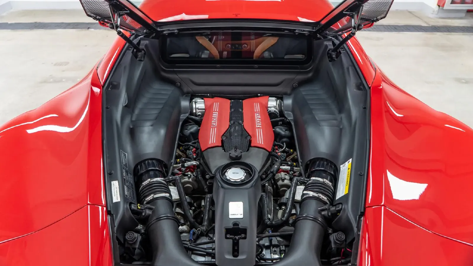 2015 Ferrari 488 3.9T 670HP V8 7DCT,autocango,china used car exporter,china ev exporter,chinese used car exporter,chinese used ev exporter