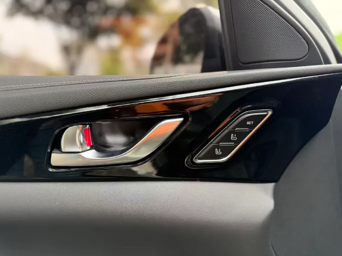 2022 ChangAn Raeton CC 1.5T 188HP L4 7DCT,autocango,china used car exporter,china ev exporter,chinese used car exporter,chinese used ev exporter