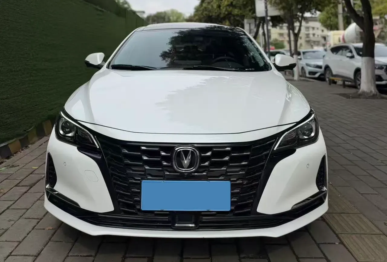 2022 ChangAn Raeton CC 1.5T 188HP L4 7DCT,autocango,china used car exporter,china ev exporter,chinese used car exporter,chinese used ev exporter