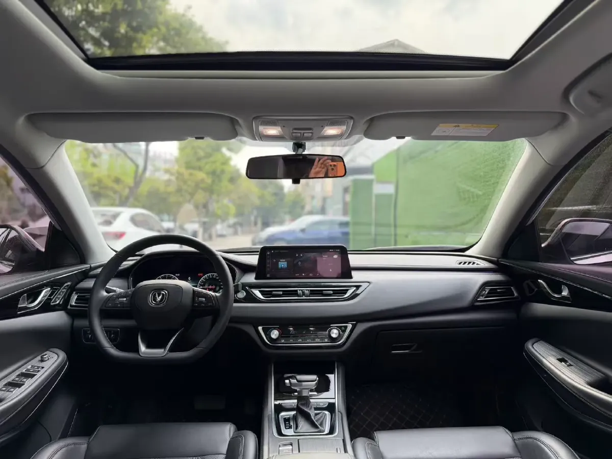 2022 ChangAn Raeton CC 1.5T 188HP L4 7DCT,autocango,china used car exporter,china ev exporter,chinese used car exporter,chinese used ev exporter