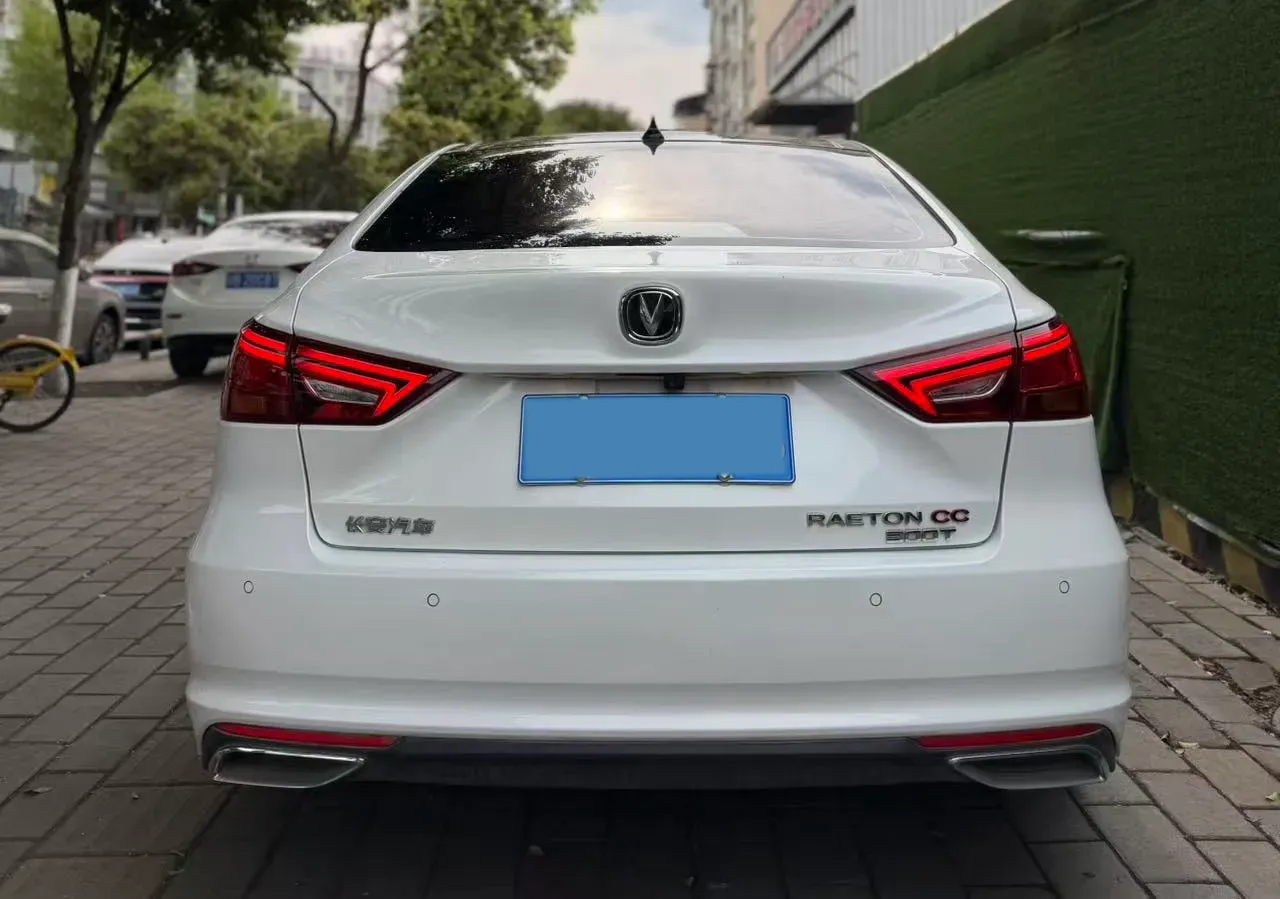 2022 ChangAn Raeton CC 1.5T 188HP L4 7DCT,autocango,china used car exporter,china ev exporter,chinese used car exporter,chinese used ev exporter