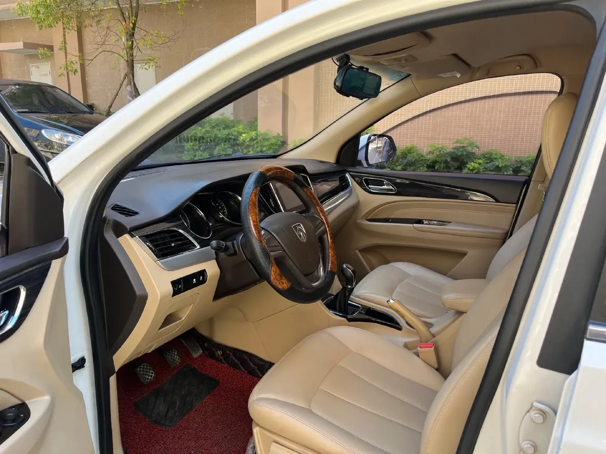 2016 BaoJun 560 1.5T 150HP L4 6MT,autocango,china used car exporter,china ev exporter,chinese used car exporter,chinese used ev exporter