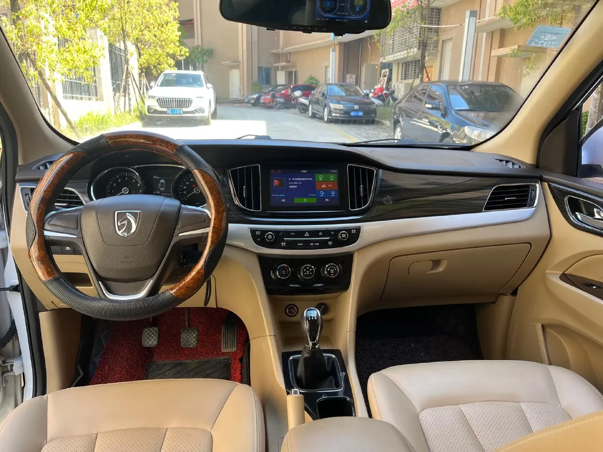 2016 BaoJun 560 1.5T 150HP L4 6MT,autocango,china used car exporter,china ev exporter,chinese used car exporter,chinese used ev exporter