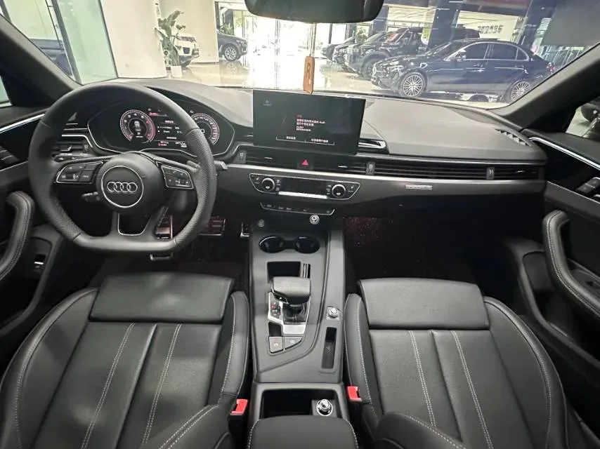 2024 Audi A4L 2.0T 190HP L4 7DCT,autocango,china used car exporter,china ev exporter,chinese used car exporter,chinese used ev exporter