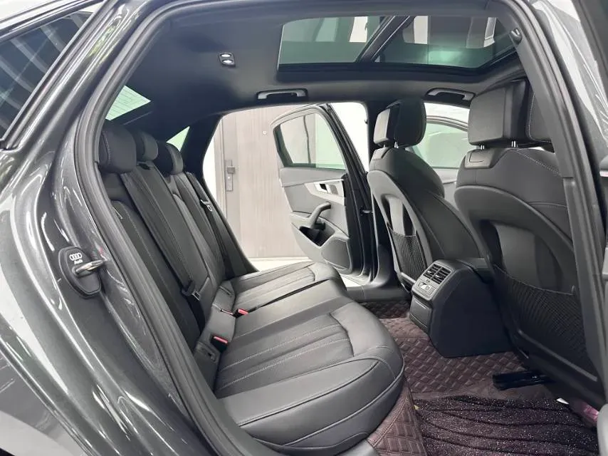 2024 Audi A4L 2.0T 190HP L4 7DCT,autocango,china used car exporter,china ev exporter,chinese used car exporter,chinese used ev exporter