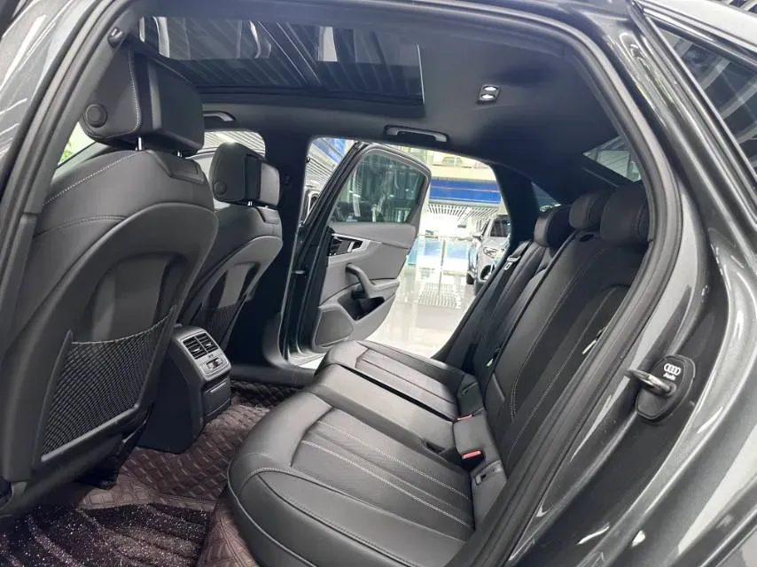 2024 Audi A4L 2.0T 190HP L4 7DCT,autocango,china used car exporter,china ev exporter,chinese used car exporter,chinese used ev exporter