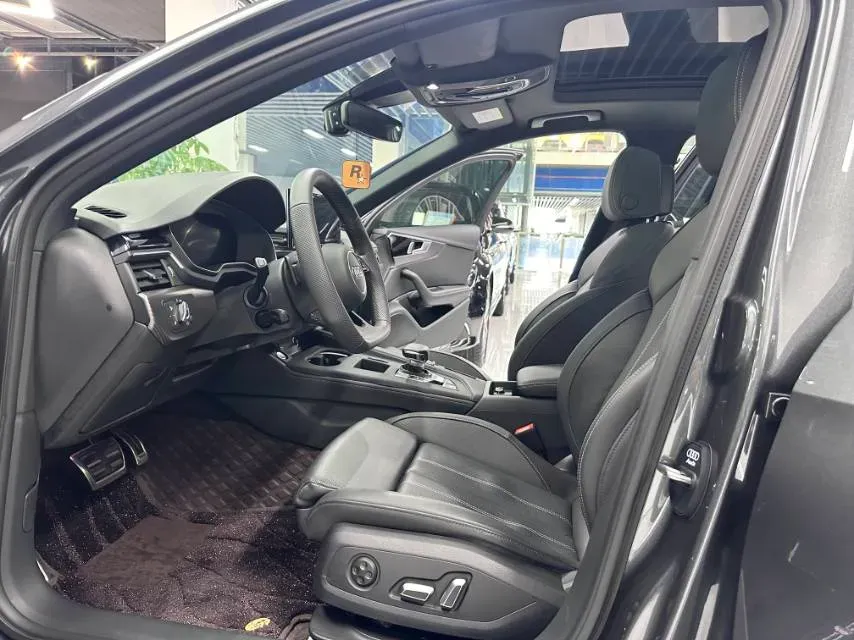 2024 Audi A4L 2.0T 190HP L4 7DCT,autocango,china used car exporter,china ev exporter,chinese used car exporter,chinese used ev exporter