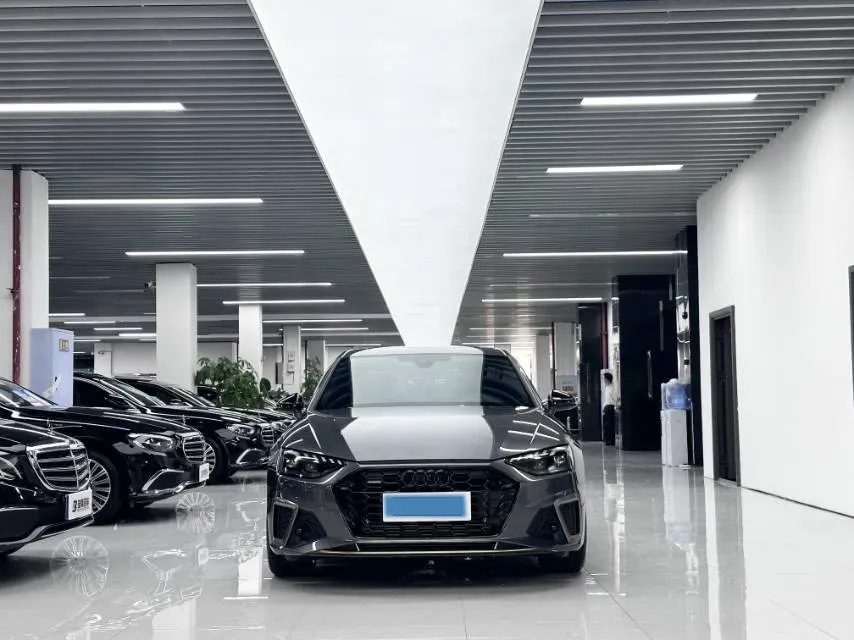 2024 Audi A4L 2.0T 190HP L4 7DCT,autocango,china used car exporter,china ev exporter,chinese used car exporter,chinese used ev exporter