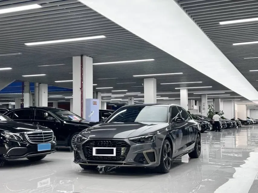 2024 Audi A4L 2.0T 190HP L4 7DCT,autocango,china used car exporter,china ev exporter,chinese used car exporter,chinese used ev exporter