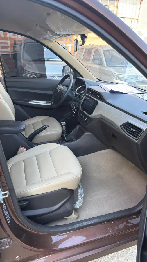 2019 WuLing HongGuang 1.5L 99HP L4 6MT,autocango,china used car exporter,china ev exporter,chinese used car exporter,chinese used ev exporter