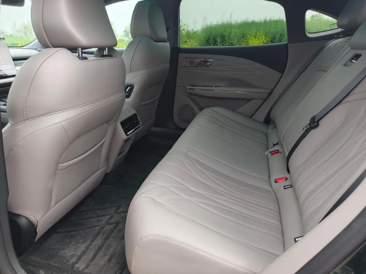 2025 Geely Galaxy Starshine 8 1.5L 112HP L4 1DHT PHEV,autocango,china used car exporter,china ev exporter,chinese used car exporter,chinese used ev exporter