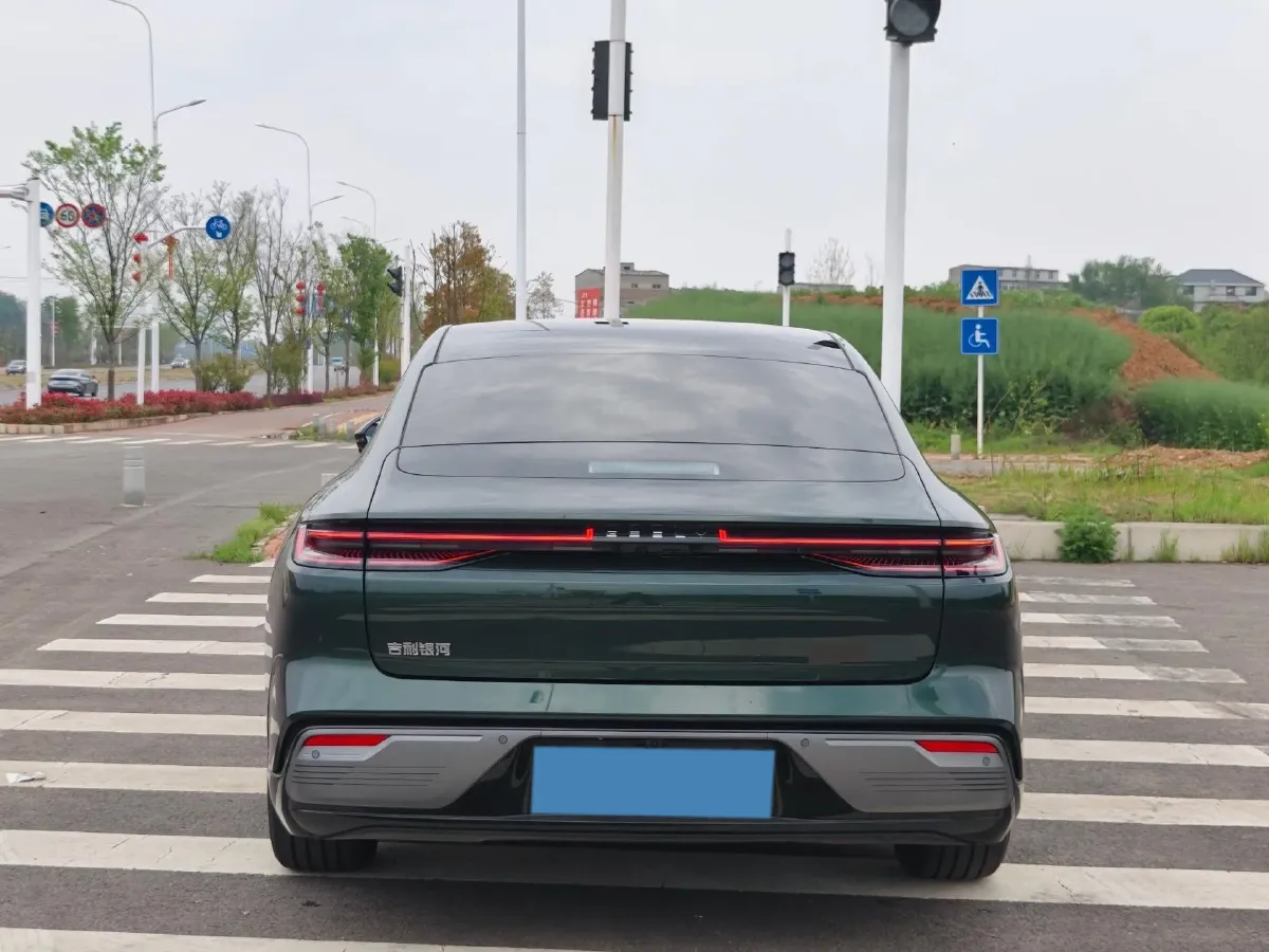 2025 Geely Galaxy Starshine 8 1.5L 112HP L4 1DHT PHEV,autocango,china used car exporter,china ev exporter,chinese used car exporter,chinese used ev exporter