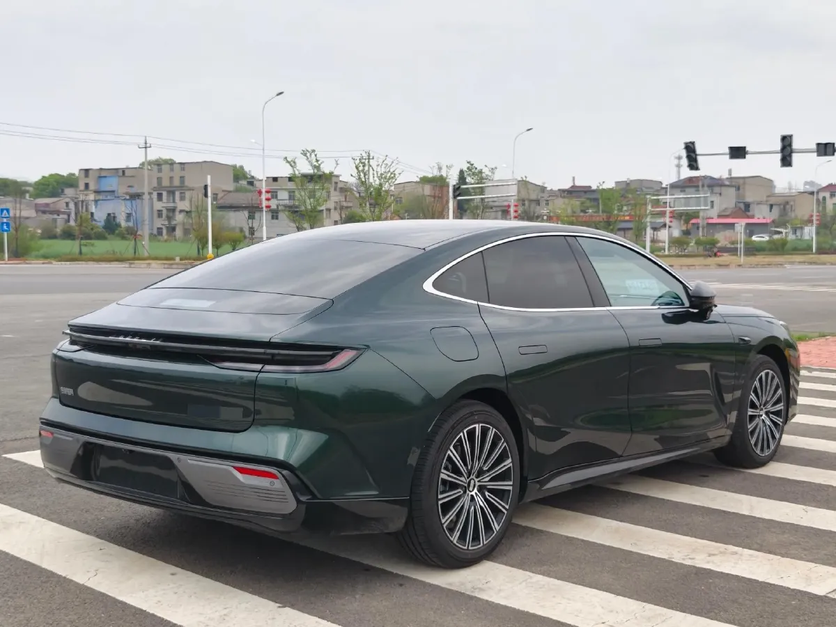 2025 Geely Galaxy Starshine 8 1.5L 112HP L4 1DHT PHEV,autocango,china used car exporter,china ev exporter,chinese used car exporter,chinese used ev exporter