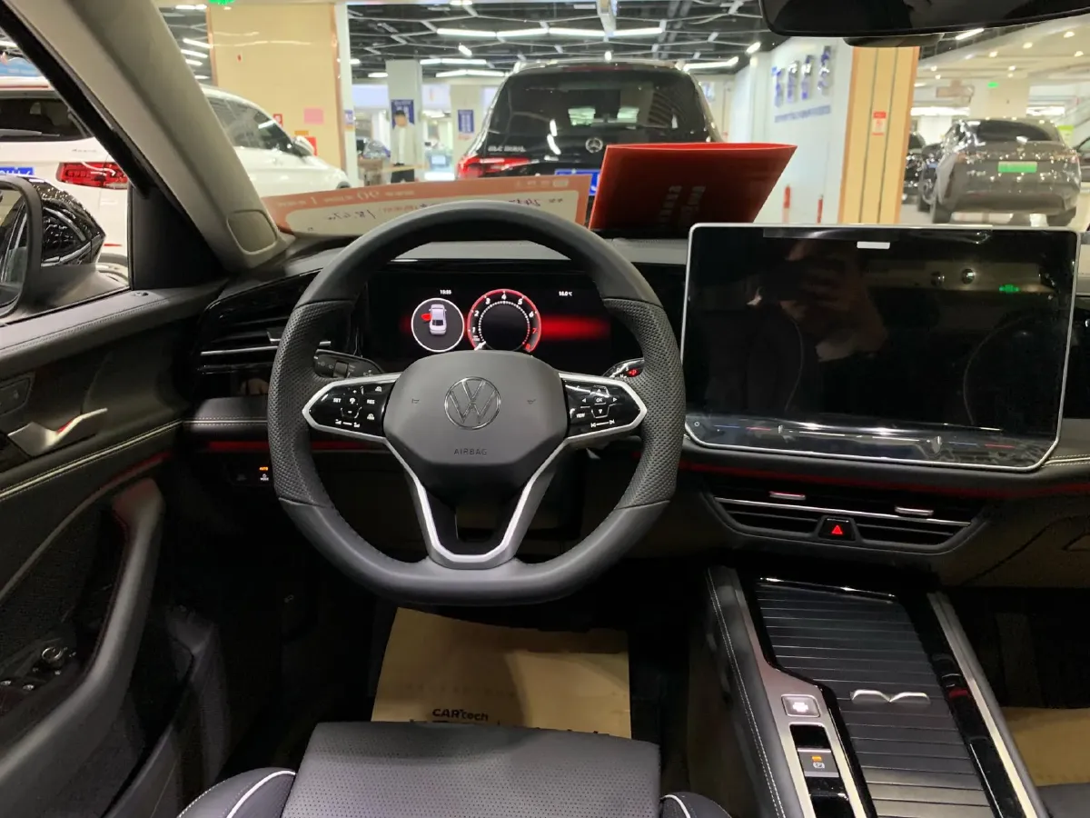 2024 Volkswagen Magotan 2.0T 220HP L4 7DCT,autocango,china used car exporter,china ev exporter,chinese used car exporter,chinese used ev exporter