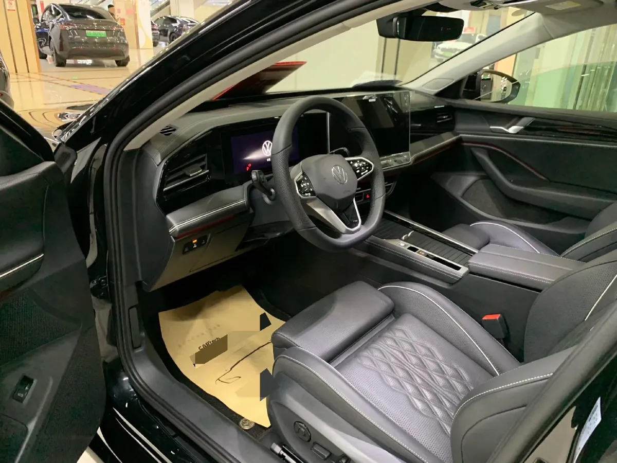 2024 Volkswagen Magotan 2.0T 220HP L4 7DCT,autocango,china used car exporter,china ev exporter,chinese used car exporter,chinese used ev exporter