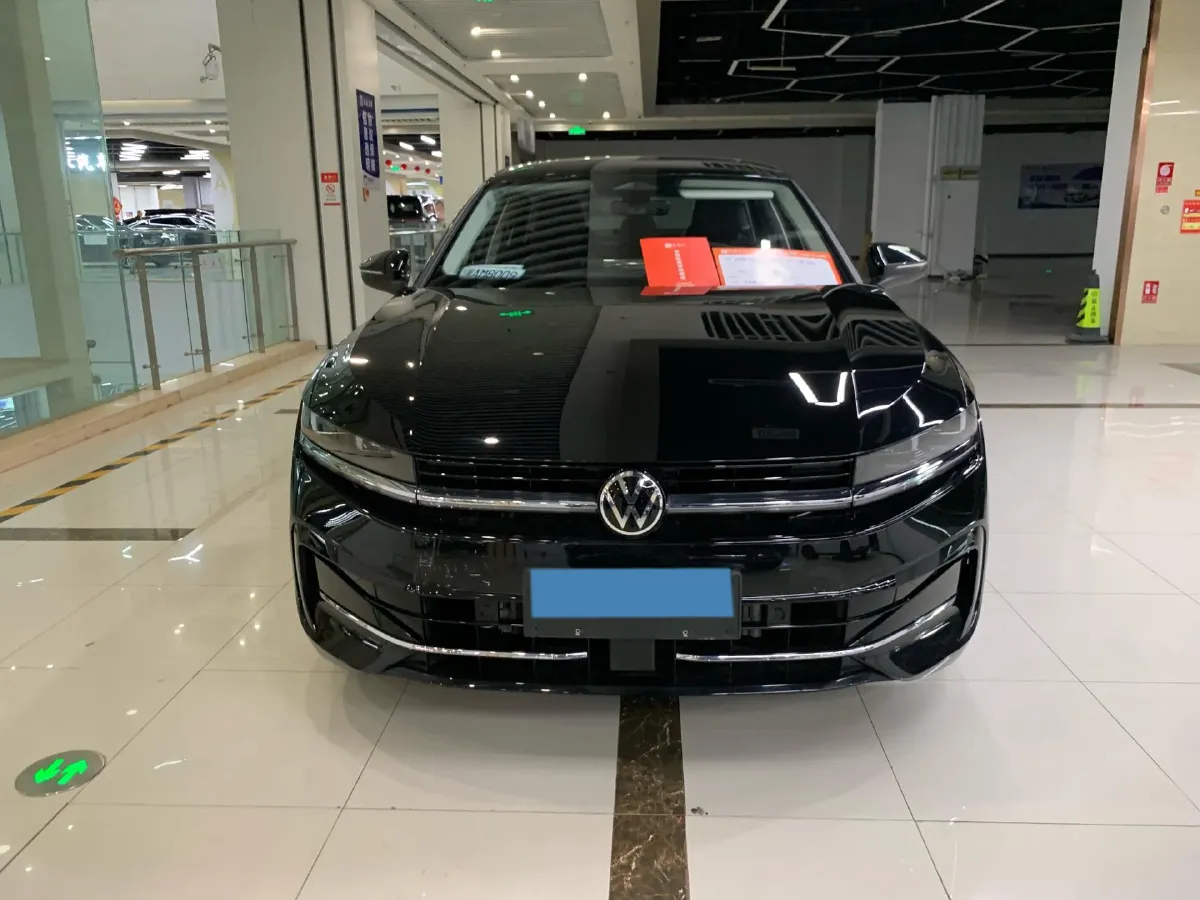 2024 Volkswagen Magotan 2.0T 220HP L4 7DCT,autocango,china used car exporter,china ev exporter,chinese used car exporter,chinese used ev exporter