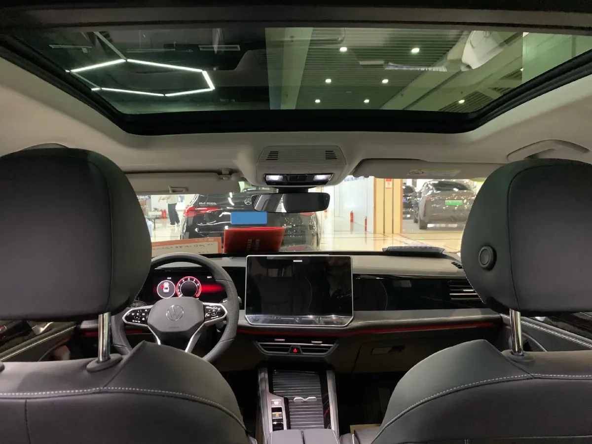 2024 Volkswagen Magotan 2.0T 220HP L4 7DCT,autocango,china used car exporter,china ev exporter,chinese used car exporter,chinese used ev exporter