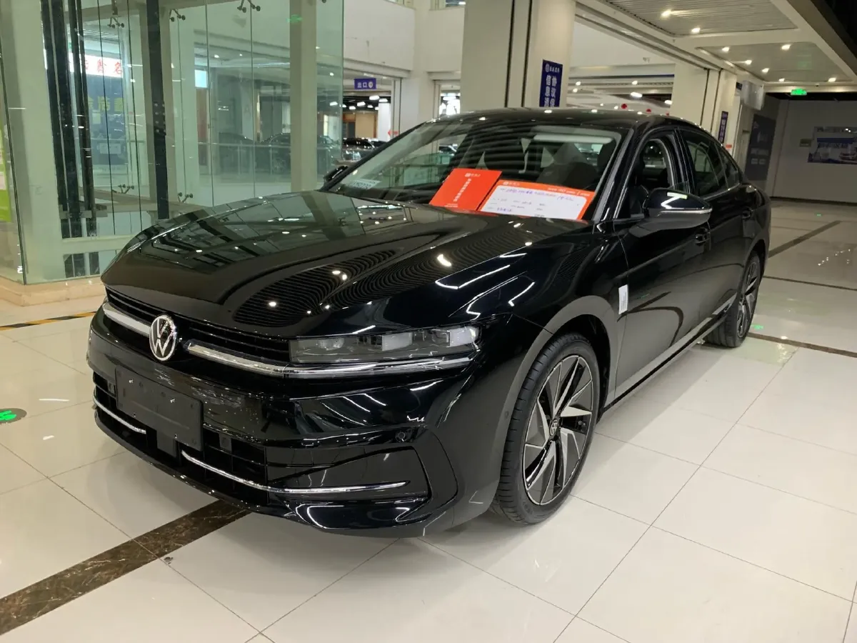 2024 Volkswagen Magotan 2.0T 220HP L4 7DCT,autocango,china used car exporter,china ev exporter,chinese used car exporter,chinese used ev exporter
