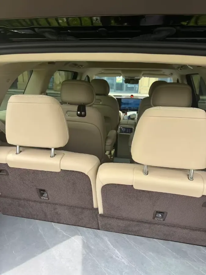 2025 AITO AITO M9 REEV 160HP REEV 52KWH,autocango,china used car exporter,china ev exporter,chinese used car exporter,chinese used ev exporter