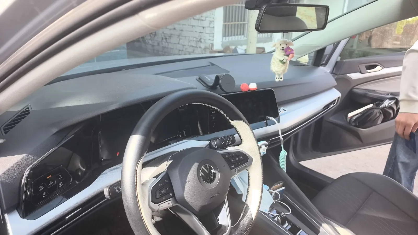 2023 Volkswagen Golf 1.4T 150HP L4 7DCT,autocango,china used car exporter,china ev exporter,chinese used car exporter,chinese used ev exporter