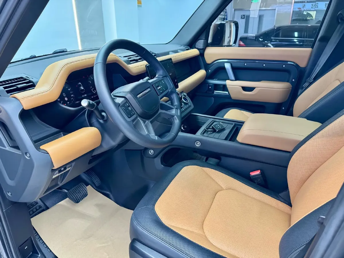 2024 Land Rover Defender 3.0T 400HP L6 8AT,autocango,china used car exporter,china ev exporter,chinese used car exporter,chinese used ev exporter