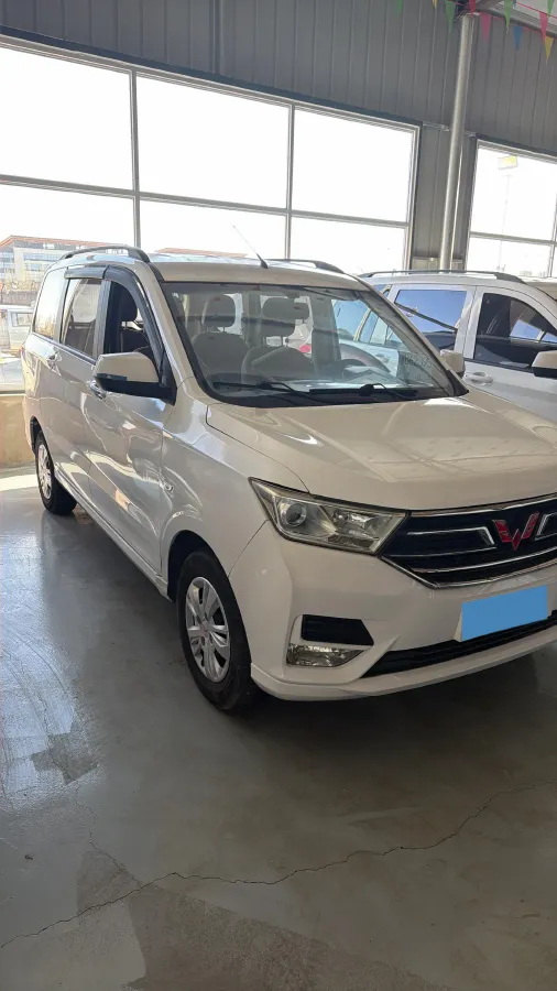 2021 WuLing RongGuang New Truck 1.5L 99HP L4 5MT,autocango,china used car exporter,china ev exporter,chinese used car exporter,chinese used ev exporter
