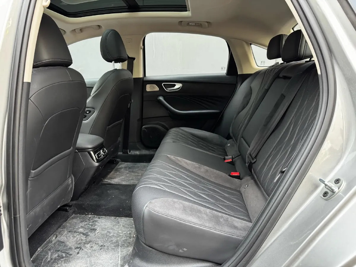 2023 Roewe D7 1.5L 112HP L4 1DHT PHEV 21.4KWH,autocango,china used car exporter,china ev exporter,chinese used car exporter,chinese used ev exporter