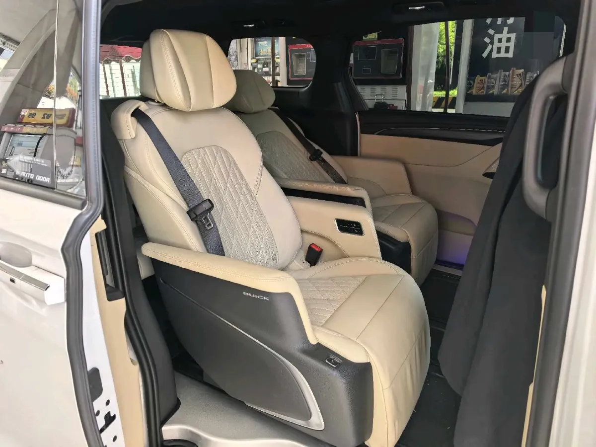 2022 Buick GL8 2.0T 237HP L4 9AT,autocango,china used car exporter,china ev exporter,chinese used car exporter,chinese used ev exporter