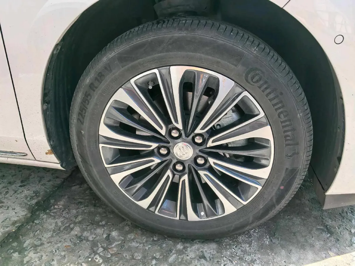 2022 Buick GL8 2.0T 237HP L4 9AT,autocango,china used car exporter,china ev exporter,chinese used car exporter,chinese used ev exporter