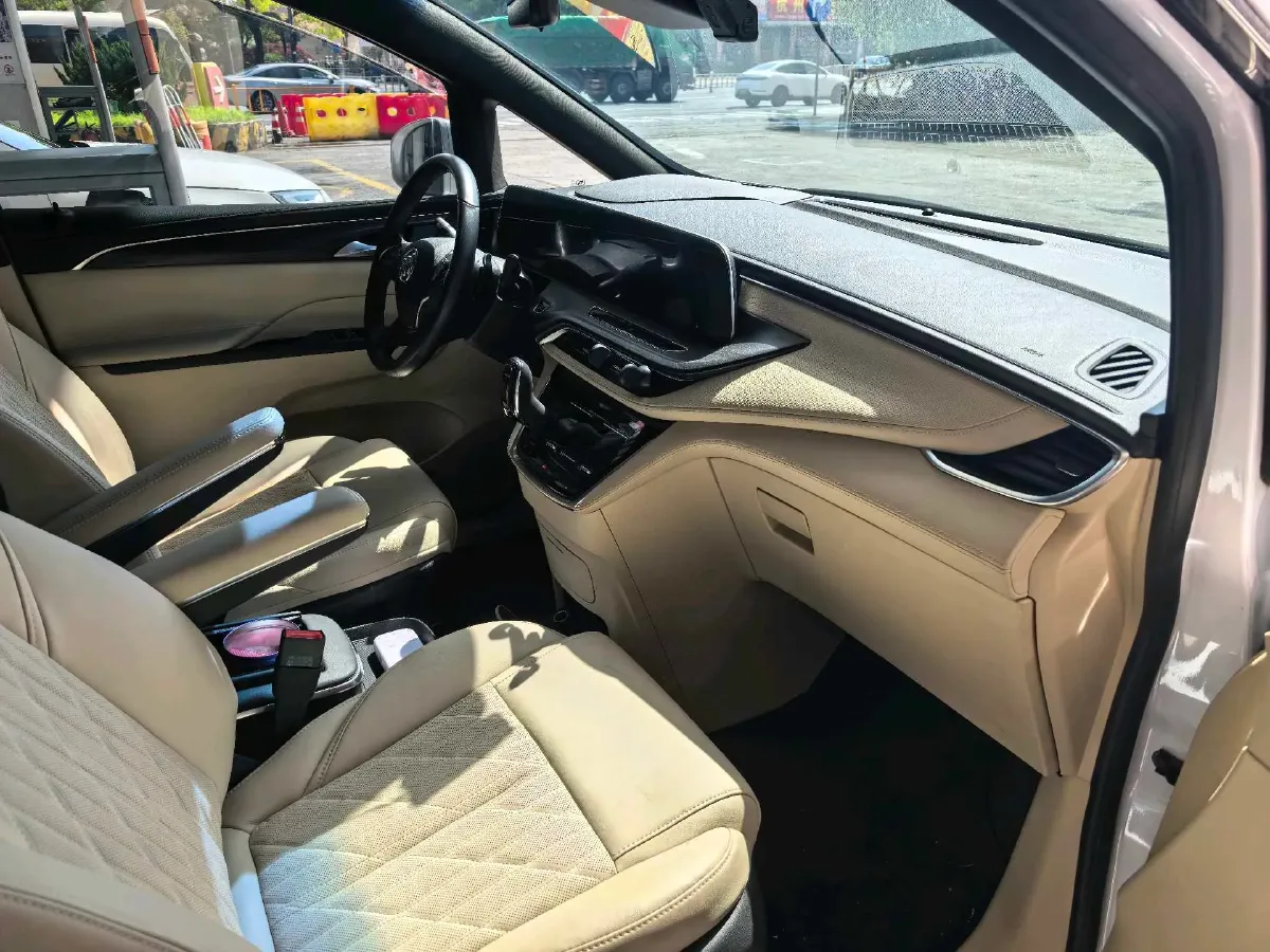 2022 Buick GL8 2.0T 237HP L4 9AT,autocango,china used car exporter,china ev exporter,chinese used car exporter,chinese used ev exporter