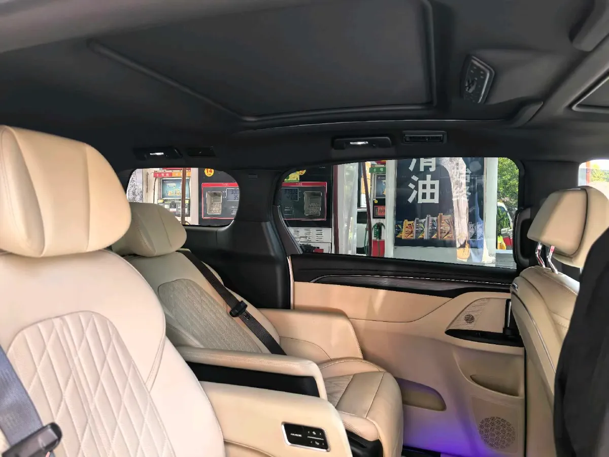 2022 Buick GL8 2.0T 237HP L4 9AT,autocango,china used car exporter,china ev exporter,chinese used car exporter,chinese used ev exporter