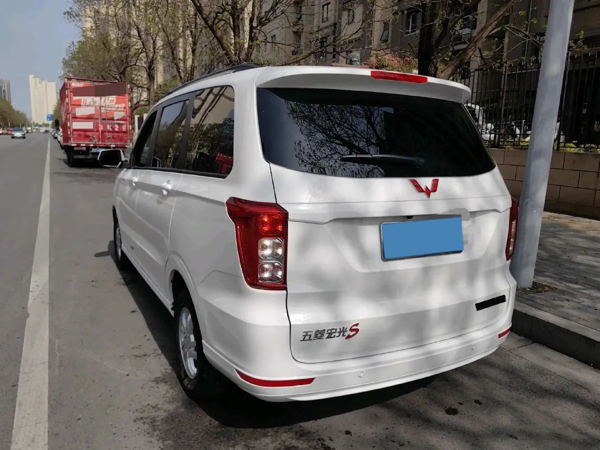 2021 WuLing HongGuang 1.5L 99HP L4 6MT,autocango,china used car exporter,china ev exporter,chinese used car exporter,chinese used ev exporter